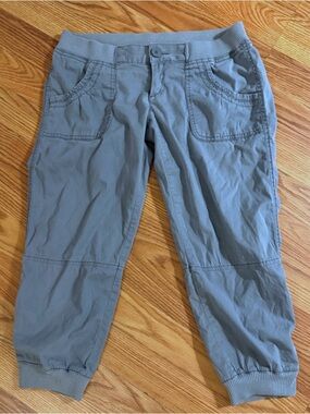 Hollister Gray Cropped Capris Pants 5
